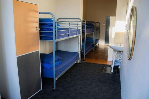 Hump Backpackers - Accommodation Gladstone 6