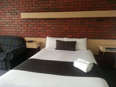 Big Valley Lakeside Paradise Motor Inn - Accommodation Gladstone 4
