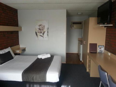 Big Valley Lakeside Paradise Motor Inn - Accommodation Gladstone 5