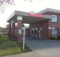 Big Valley Lakeside Paradise Motor Inn - Accommodation Gladstone