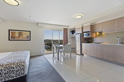 CBD Luxury Accommodation - Accommodation Gladstone 2