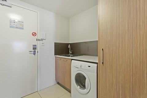 CBD Luxury Accommodation - Accommodation Gladstone 3