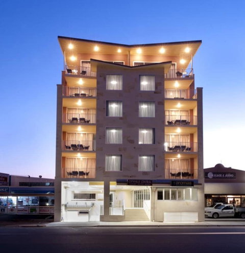 CBD Luxury Accommodation - Accommodation Gladstone 0