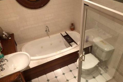 Lorelei Bed & Breakfast - Accommodation Gladstone 5