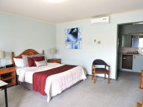 Melaleuca Motel - Accommodation Gladstone 2