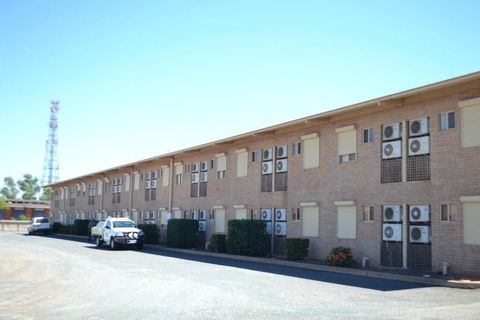 The Lodge Motel - Accommodation Gladstone 1