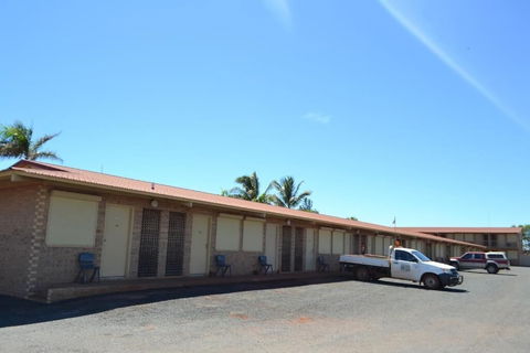 The Lodge Motel - Accommodation Gladstone 4