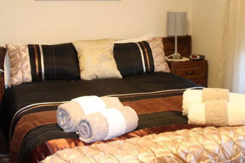 Sunset Retreat - Accommodation Gladstone 6