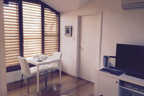 Fremantle Beach Studio - Accommodation Gladstone 6