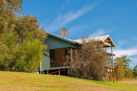 Rainbow Trail Chalets - Accommodation Gladstone 2