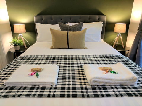 Annie Roe's Luxury Bed & Breakfast - Accommodation Gladstone 4