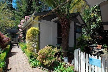 Annie Roe's Luxury Bed & Breakfast - Accommodation Gladstone 0