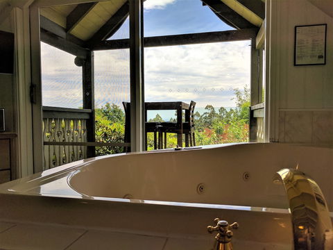 Annie Roe's Luxury Bed & Breakfast - Accommodation Gladstone 2