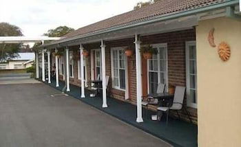 George Bass Motor Inn - Accommodation Gladstone 0