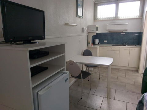 The Tree Motel - Accommodation Gladstone 2