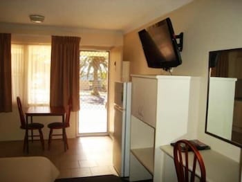 Holiday Lodge Motor Inn - Accommodation Gladstone 6