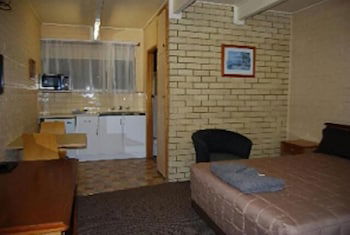 Coastal Comfort Motel - Accommodation Gladstone 4