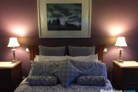 Birches Luxury Spa Chalets - Accommodation Gladstone 3