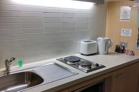 RMIT Village House - Accommodation Gladstone 2