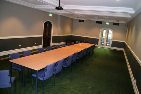 RMIT Village House - Accommodation Gladstone 5