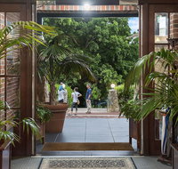 Caves House Hotel and Apartments - Accommodation Gladstone