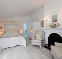 White Dove Cottage Bed  Breakfast - Accommodation Gladstone
