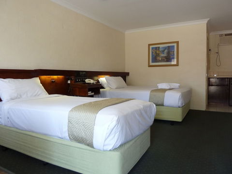 The Miners Rest Motel - Accommodation Gladstone 2
