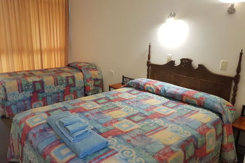 Cobb Inlander Motel - Accommodation Gladstone 5