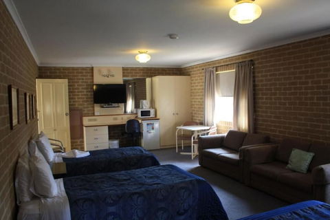 Grand Manor Motor Inn - Queanbeyan - Accommodation Gladstone 6