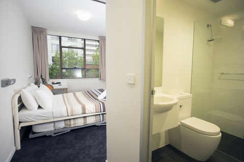 Canberra City YHA - Hostel - Accommodation Gladstone 5