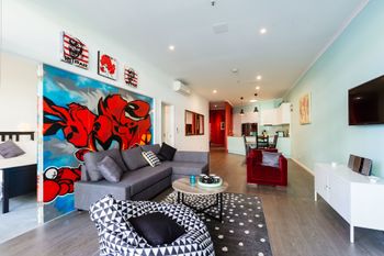 Vance 2Bdr Melbourne Apartment - Accommodation Gladstone 0