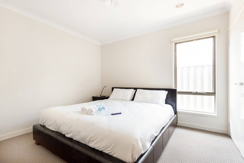 5br Luxury House 20 Min To Cbd Spacious Living - Accommodation Gladstone 5