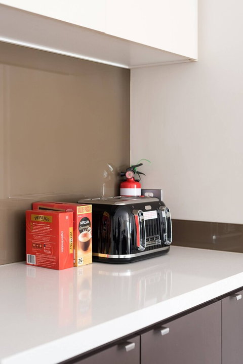 5br Luxury House 20 Min To Cbd Spacious Living - Accommodation Gladstone 6
