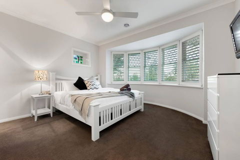 Rosanna Mansion - Accommodation Gladstone 4