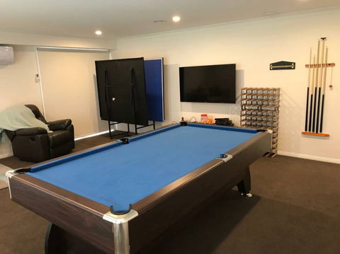 Rosanna Mansion - Accommodation Gladstone 3