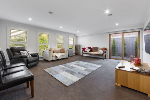 Rosanna Mansion - Accommodation Gladstone 2