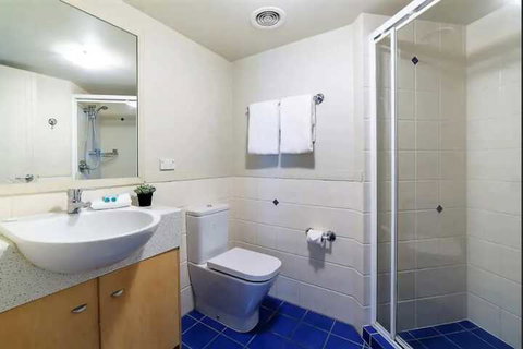 Gold Coast Apartment At Sandcastles On Broadwater - Accommodation Gladstone 4