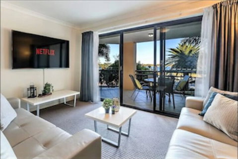 Gold Coast Apartment At Sandcastles On Broadwater - Accommodation Gladstone 0