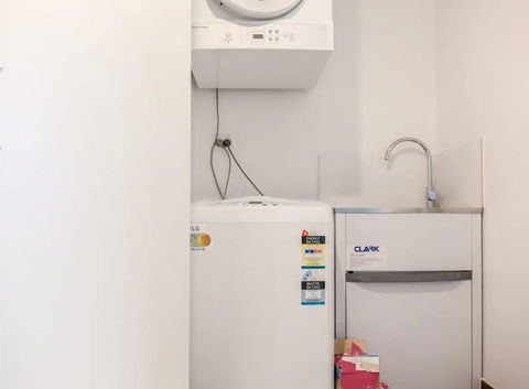 B15-darling Harbour 2 BDR Loft - Accommodation Gladstone 0