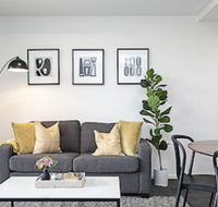 CANBERRA CHIC-Hosted by L'Abode - Accommodation Gladstone