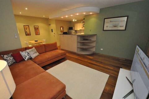 Glebe Fully Furnished 1 BDR Apart 47 ROS - Accommodation Gladstone 3