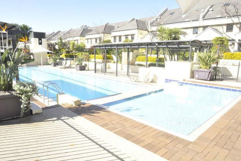 Glebe Fully Furnished 1 BDR Apart 47 ROS - Accommodation Gladstone 2