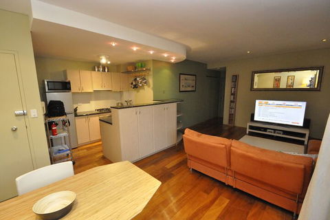 Glebe Fully Furnished 1 BDR Apart 47 ROS - Accommodation Gladstone 5