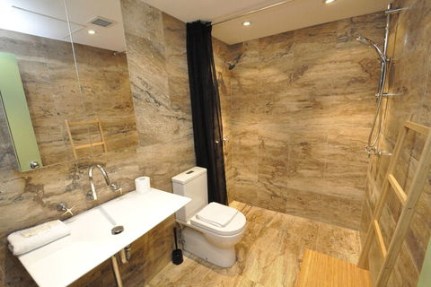 Glebe Fully Furnished 1 BDR Apart 47 ROS - Accommodation Gladstone 6