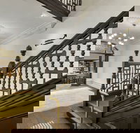 Farmers Home Hotel - Accommodation Gladstone