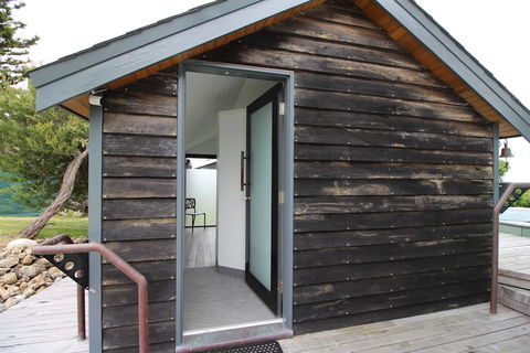 Boathouse Augusta - Accommodation Gladstone 1