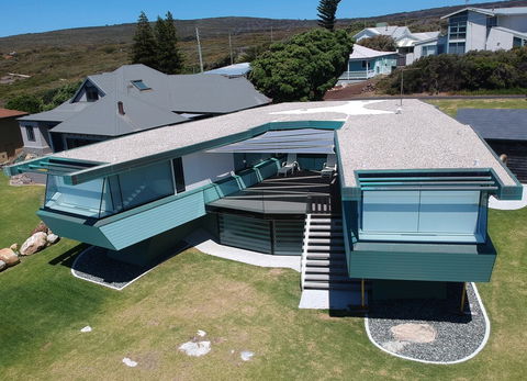 Boathouse Augusta - Accommodation Gladstone 2