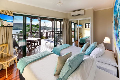 NEWLY BEAUTFULLY RENOVATED 16 The Casuarina 3 Bedroom House With 180 Degree Ocean Views - Accommodation Gladstone 3