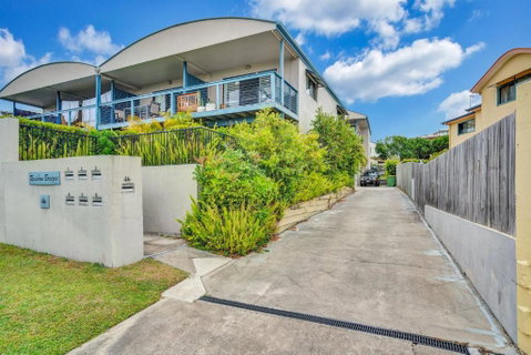 Rainbow Breezes 4 Rainbow Beach Townhouse With Breath Taking Ocean Views To Fraser Island - Accommodation Gladstone 2