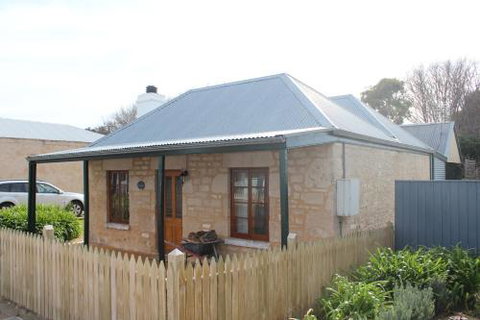 Victoria Cottage - Accommodation Gladstone 5